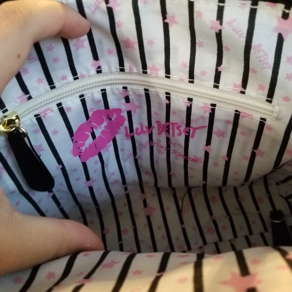💎Host Pick💎💕💕Betsey Johnson cute Darcy handbag - Picture 7 of 8